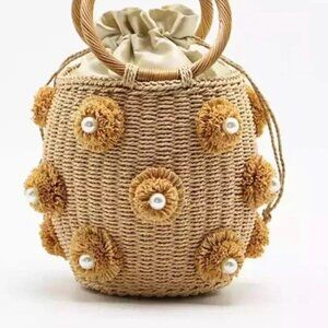 New NWT Woven Straw Pearl Round Bucket Bag